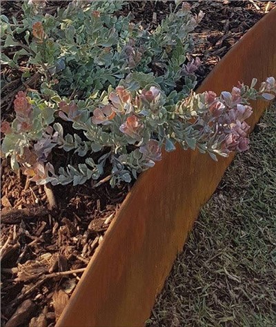Гнучка садова окантовка із сталі Corten