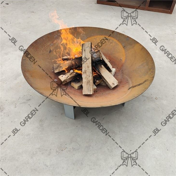 Класичний дизайн Rust Fire Pit