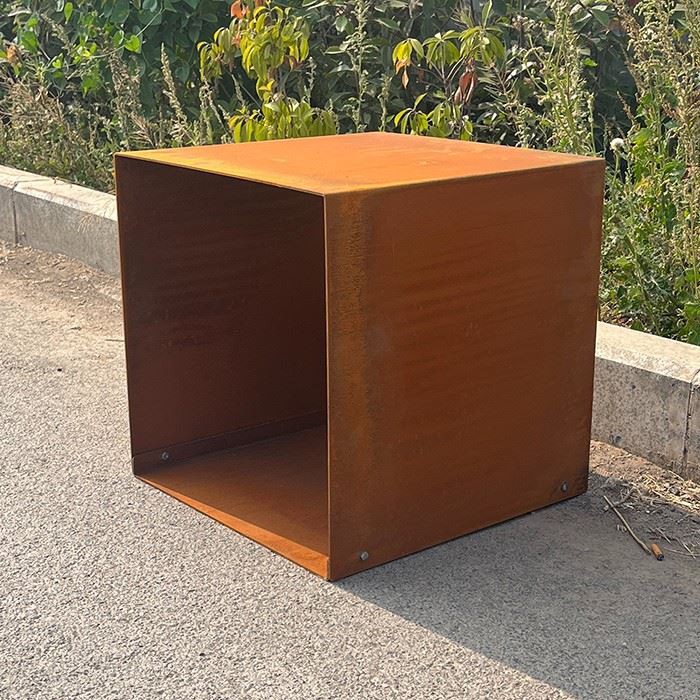 Міцний і красивий кашпо Corten Steel